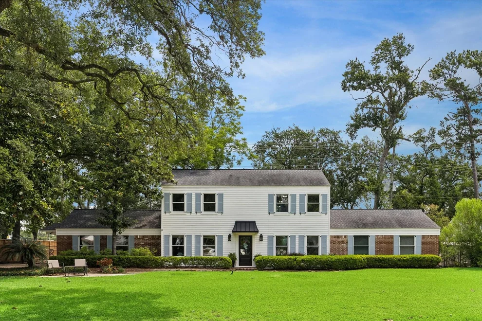 Unit for sale at 934 Moss Spring Lane, Hedwig Village, TX 77024