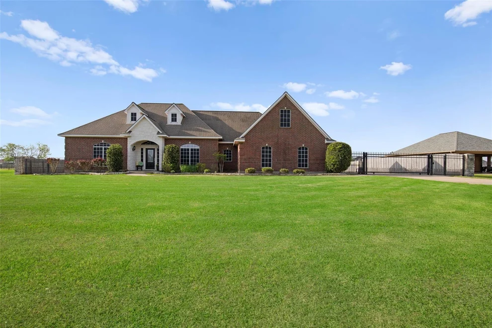 Unit for sale at 4426 Majestic Drive, Baytown, TX 77523