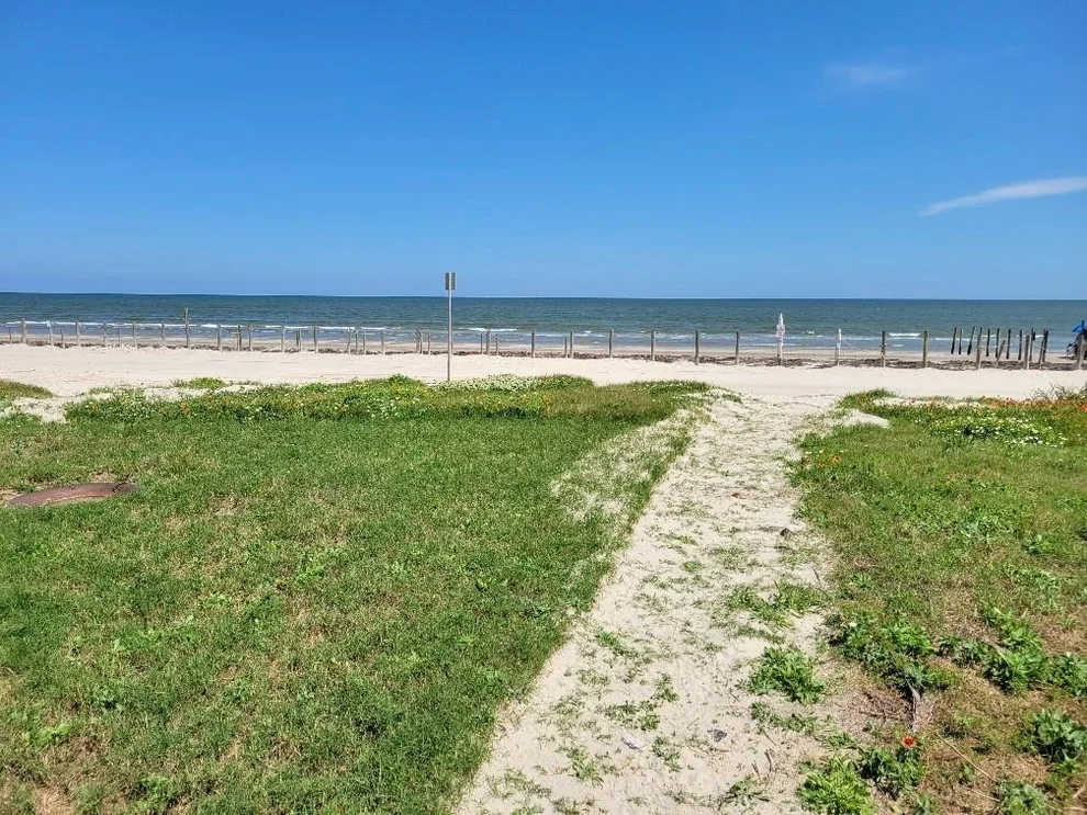 Unit for sale at Lot 14 Bermuda Beach, Galveston, TX 77554
