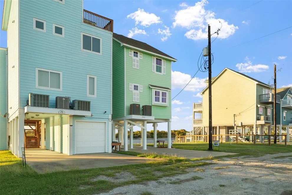 Unit for sale at 2926 Fm-2031, Matagorda, TX 77457