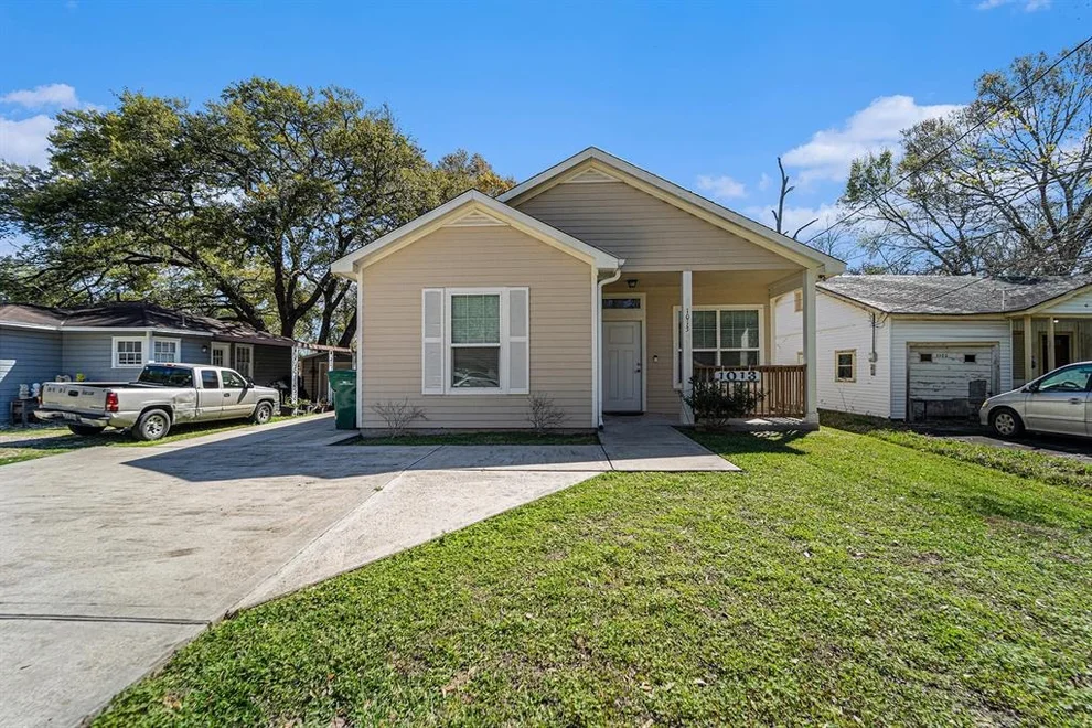 Unit for sale at 1013 Veronica Street, La Marque, TX 77568