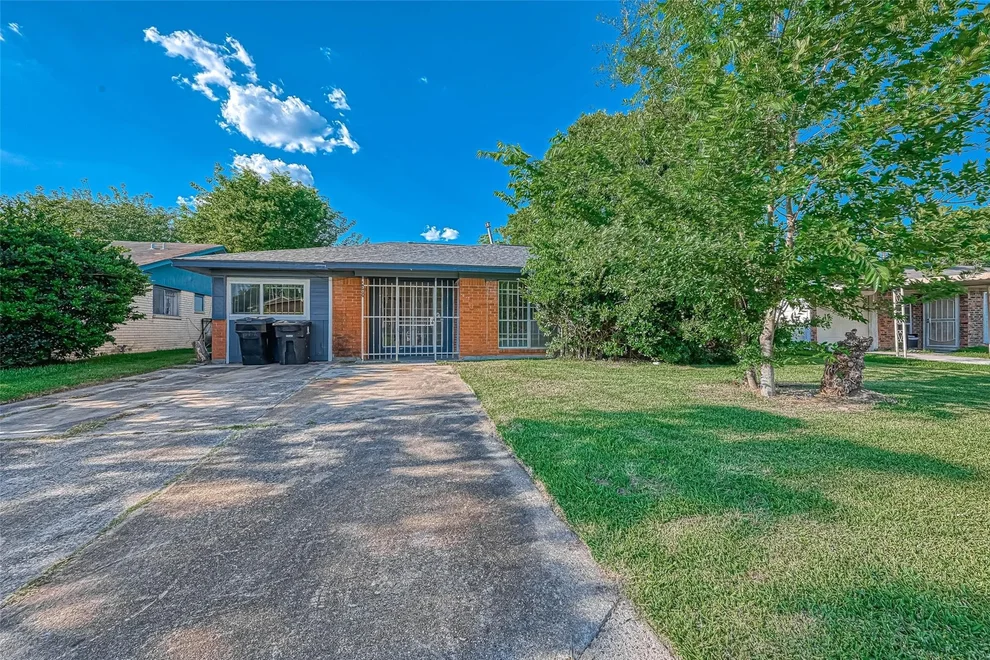 Unit for sale at 4307 Akard Street, Houston, TX 77047