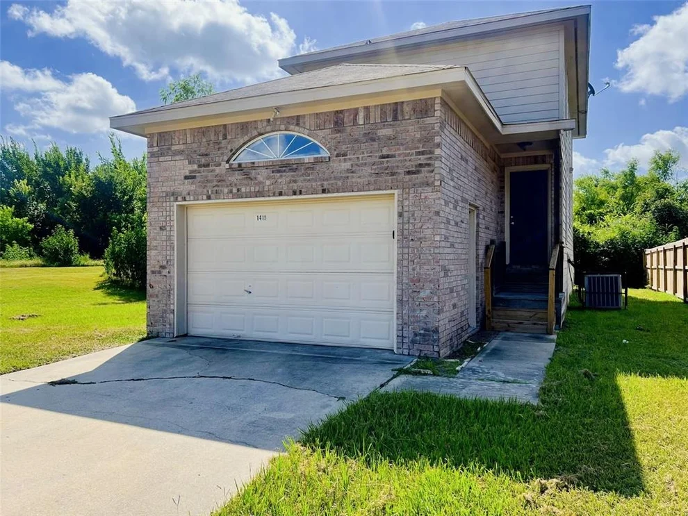 Unit for sale at 1411 Lake View Circle W, Brookshire, TX 77423