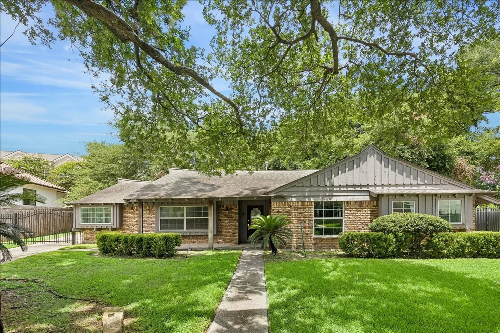 Unit for sale at 214 Mignon Lane, Houston, TX 77024
