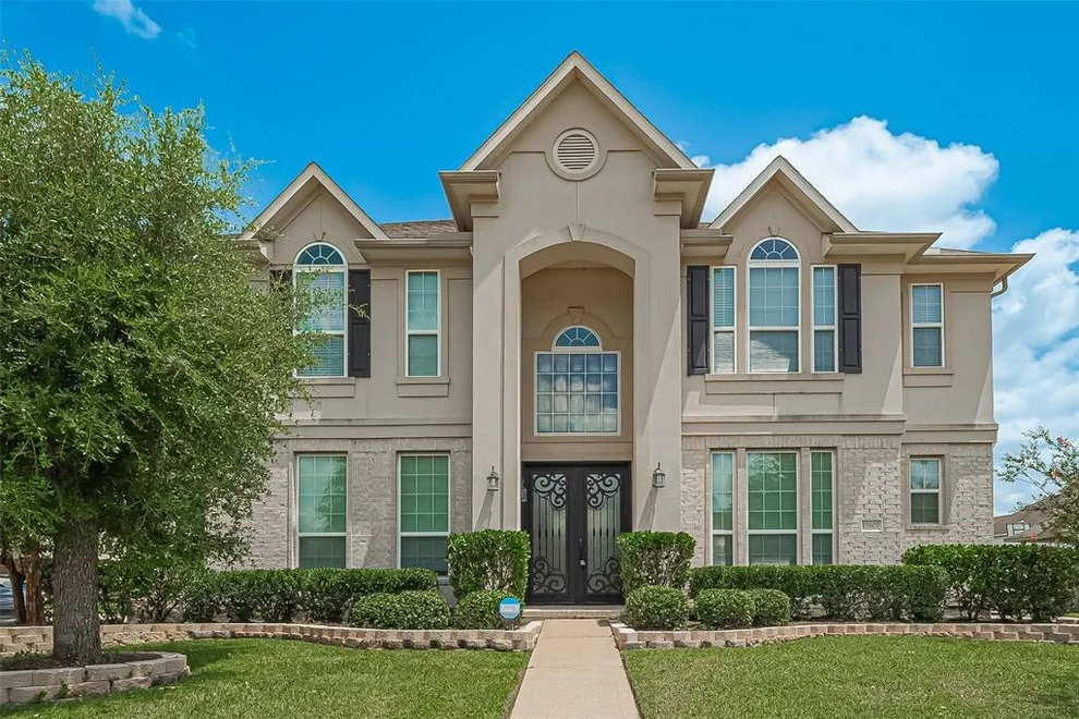 Unit for sale at 12607 Fall Branch Lane, Pearland, TX 77584
