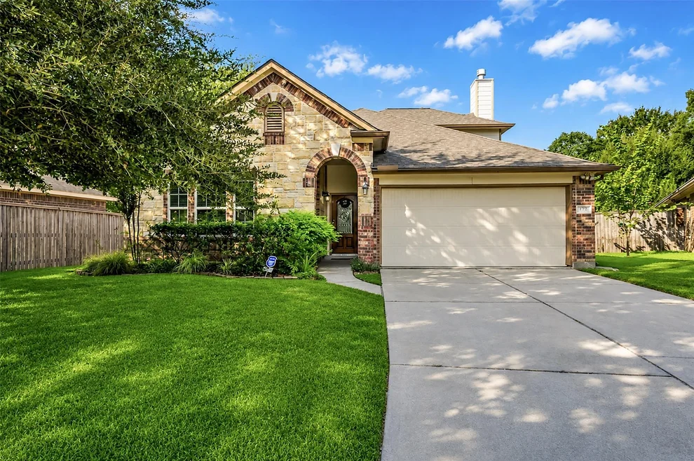 Unit for sale at 172 Knollbrook Circle, Montgomery, TX 77316