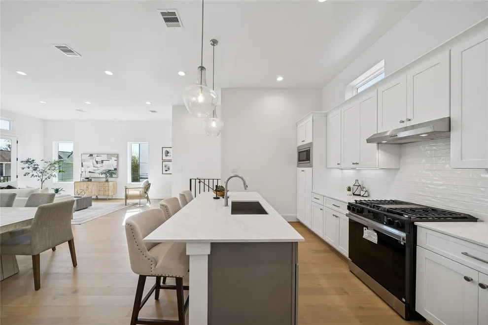 Unit for sale at 1403 W 21st St, Houston, TX 77008