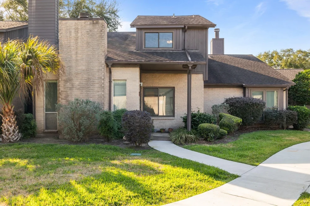 Unit for sale at 2125 Broadlawn Drive, Houston, TX 77058