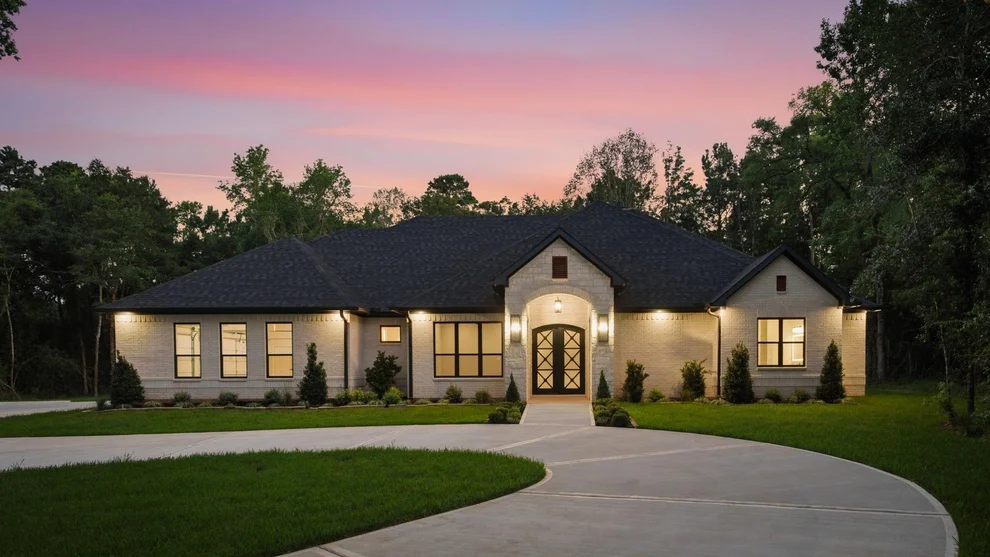 Unit for sale at 7111 Lorna Road, Montgomery, TX 77316