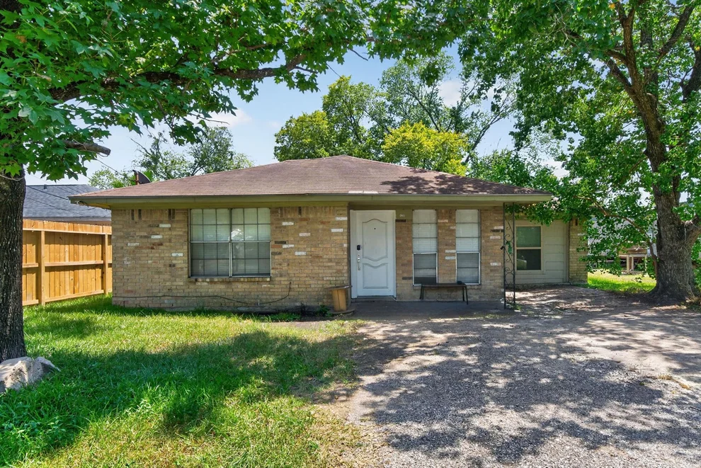 Unit for sale at 14210 Hillsboro Street, Houston, TX 77015
