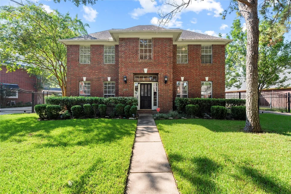 Unit for sale at 16823 Willow Bend Court, Sugar Land, TX 77479