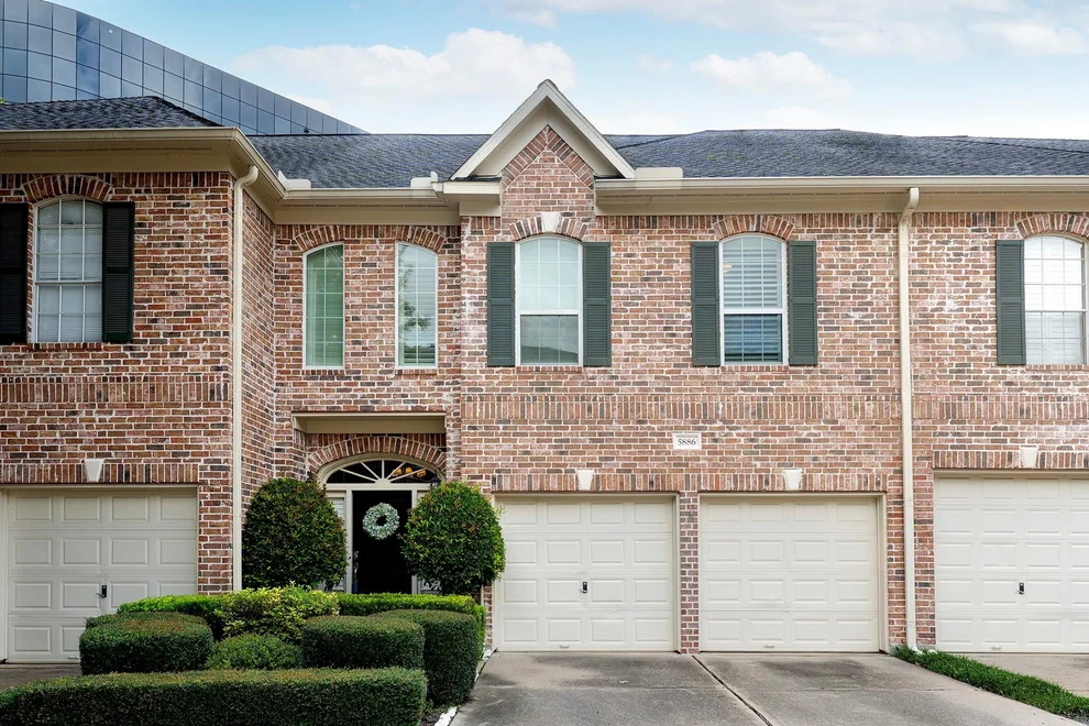 Unit for sale at 5886 Inwood Park Court, Houston, TX 77057