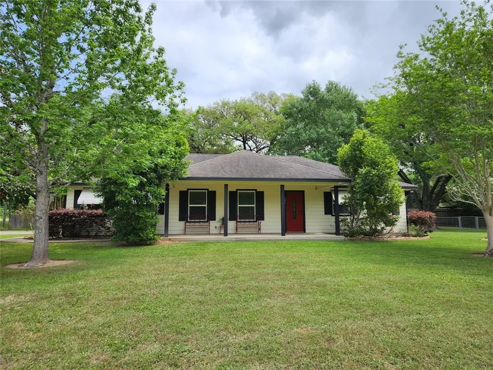 Unit for sale at 101 Becica Street, Columbus, TX 78934