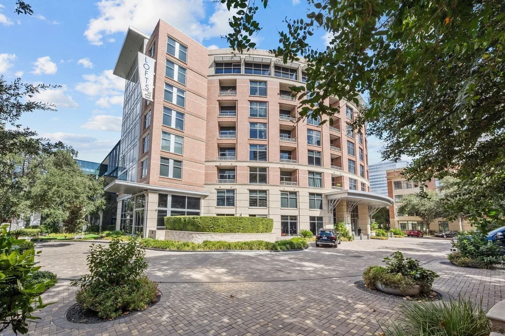 Unit for sale at 1901 Post Oak Boulevard, Houston, TX 77056