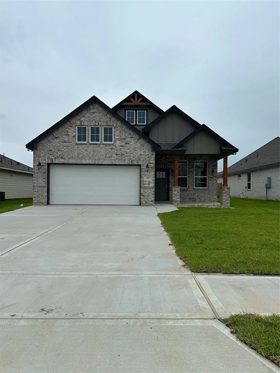 Unit for sale at 119 Peachleaf Court, Anahuac, TX 77514