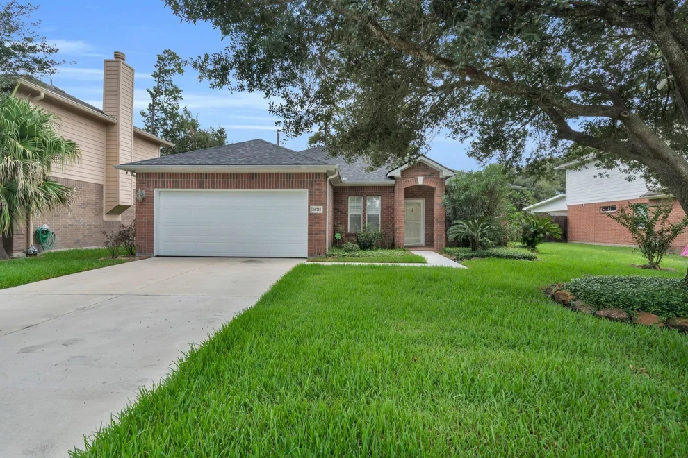 Unit for sale at 26711 Cypresswood Dr, Spring, TX 77373