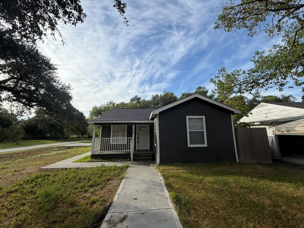 Unit for sale at 104 Mesquite Street, Louise, TX 77455