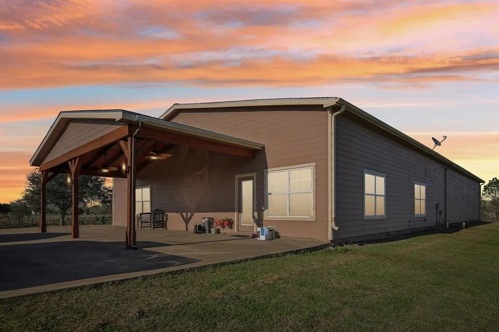 Unit for sale at 7835 Elizabeth Lane, Santa Fe, TX 77517