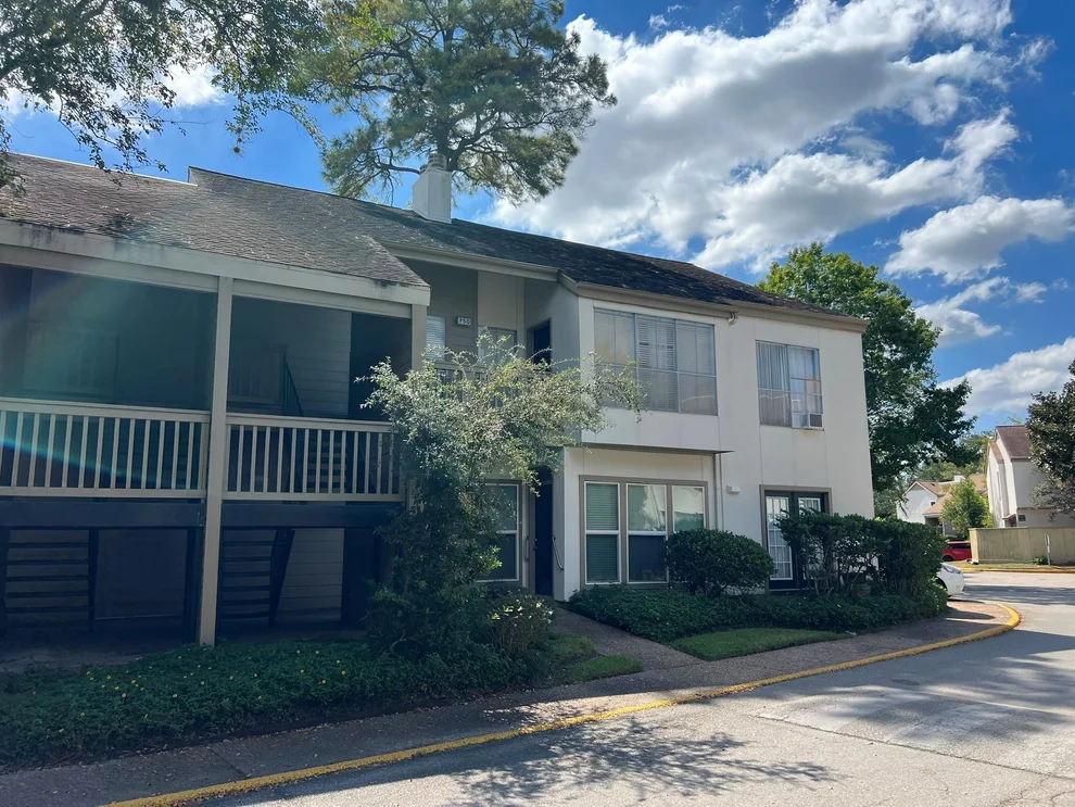 Unit for sale at 2100 Tanglewilde Street, Houston, TX 77063