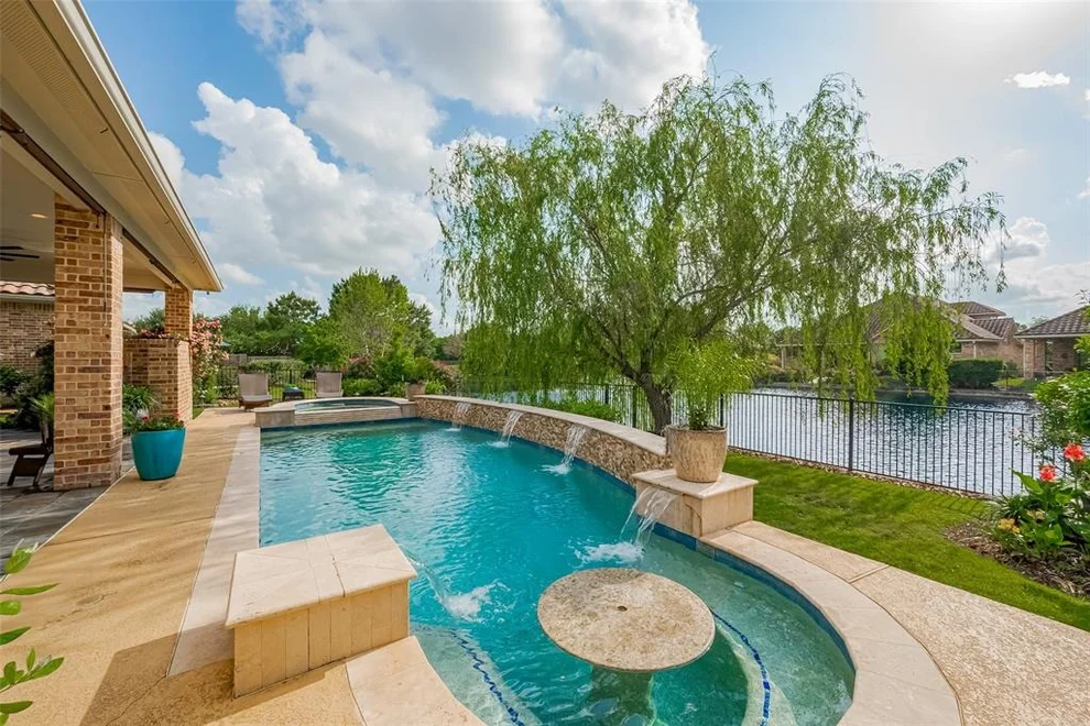 Unit for sale at 7 Edgemont Court, Fulshear, TX 77441