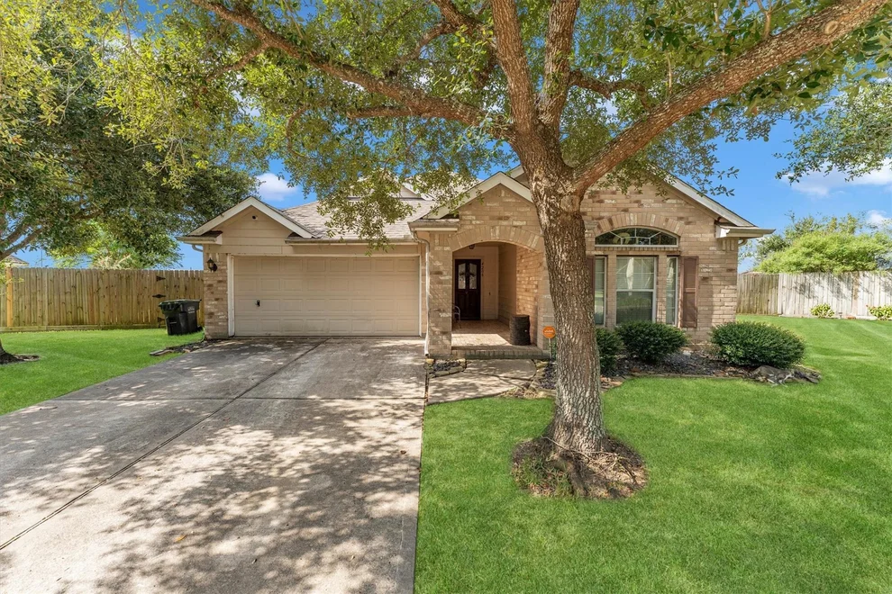 Unit for sale at 4208 Parry Drive, Pearland, TX 77584