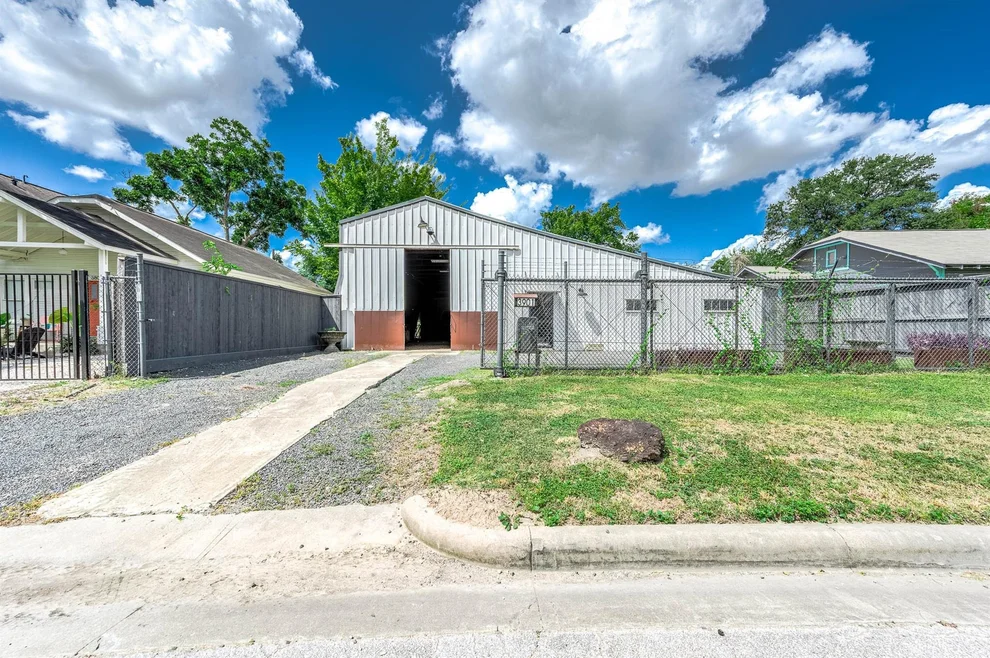 Unit for sale at 3901 Billingsley Street, Houston, TX 77009