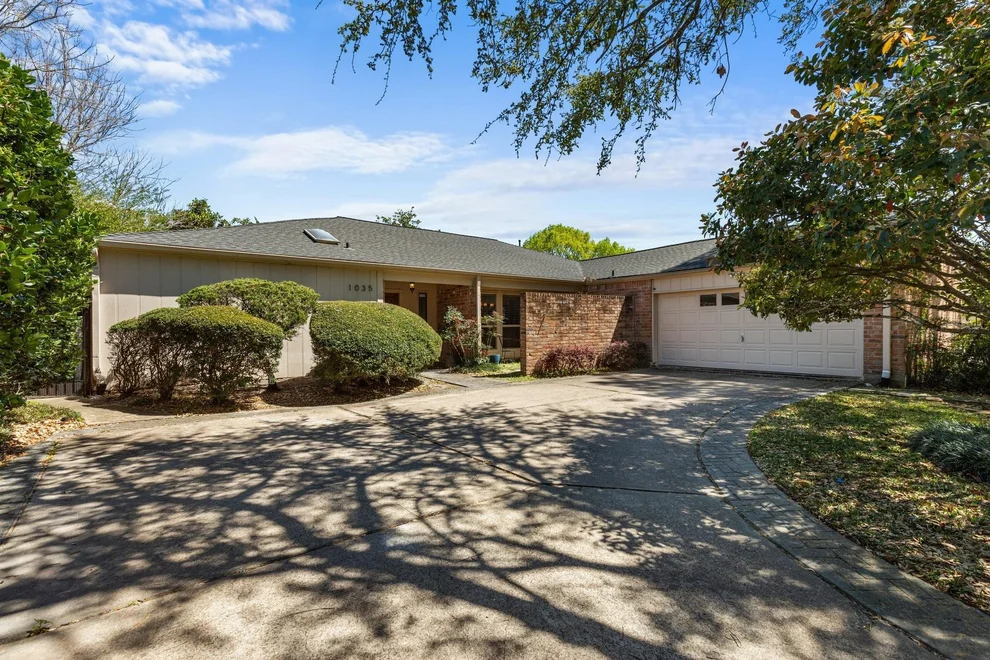 Unit for sale at 1035 Honey Hill Drive, Houston, TX 77077
