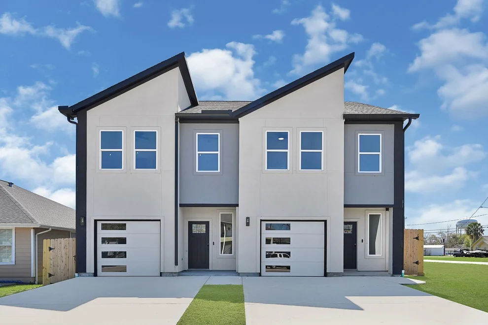 Unit for sale at 116 York Street, South Houston, TX 77587