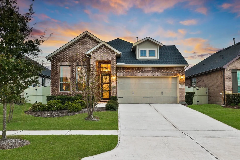 Unit for sale at 10235 Bayou Oaks Drive, Conroe, TX 77385