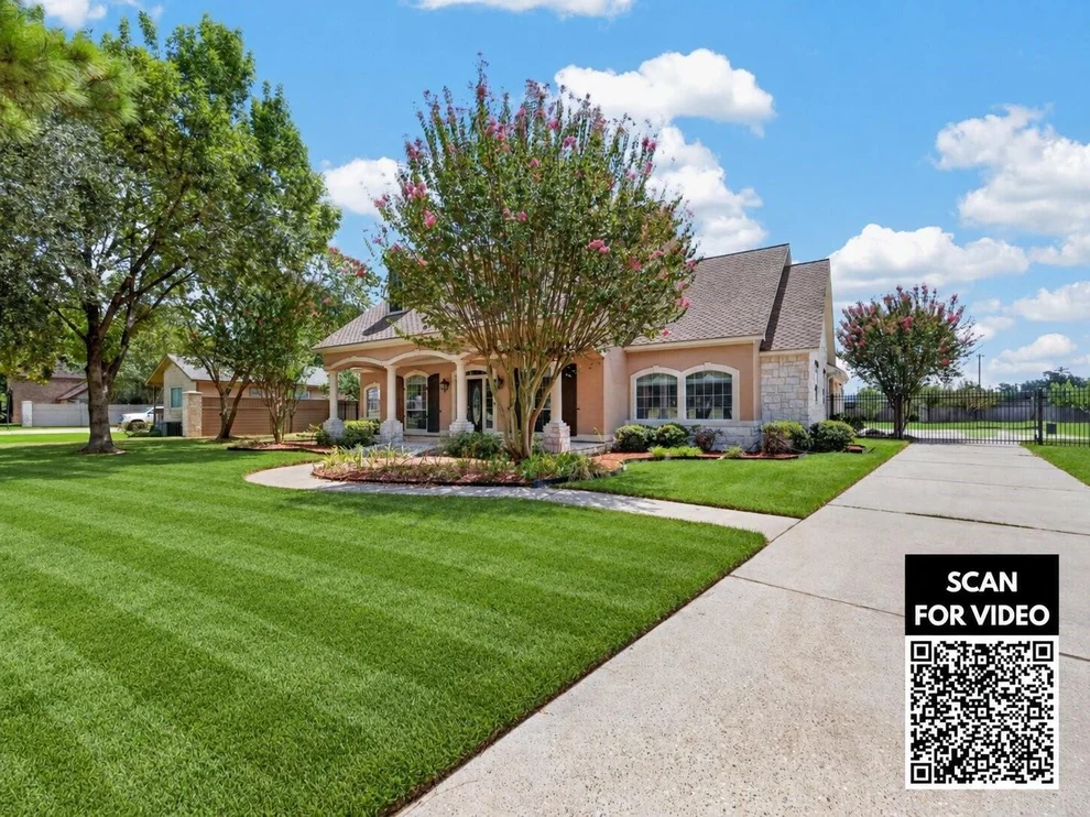 Unit for sale at 17027 Champions Lakeway, Tomball, TX 77375