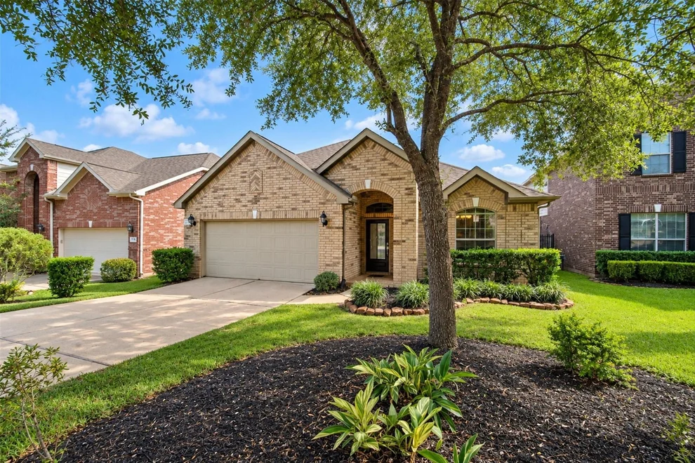 Unit for sale at 42 Black Swan Court, Magnolia, TX 77354