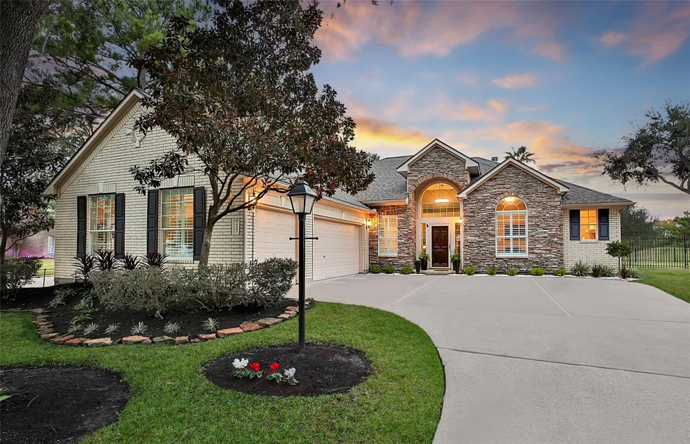 Unit for sale at 16403 Canyon Chase Drive, Houston, TX 77095