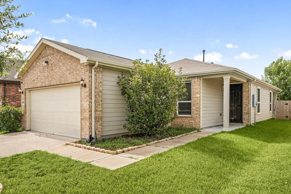 Unit for sale at 5022 Jonina Lane, Houston, TX 77048