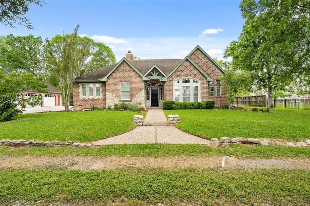 Unit for sale at 1008 Mustang Drive, Friendswood, TX 77546