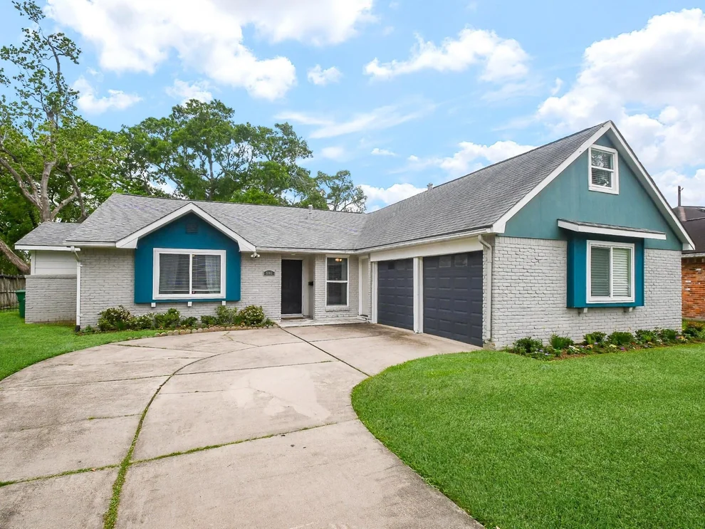 Unit for sale at 5902 Hummingbird Street, Houston, TX 77096