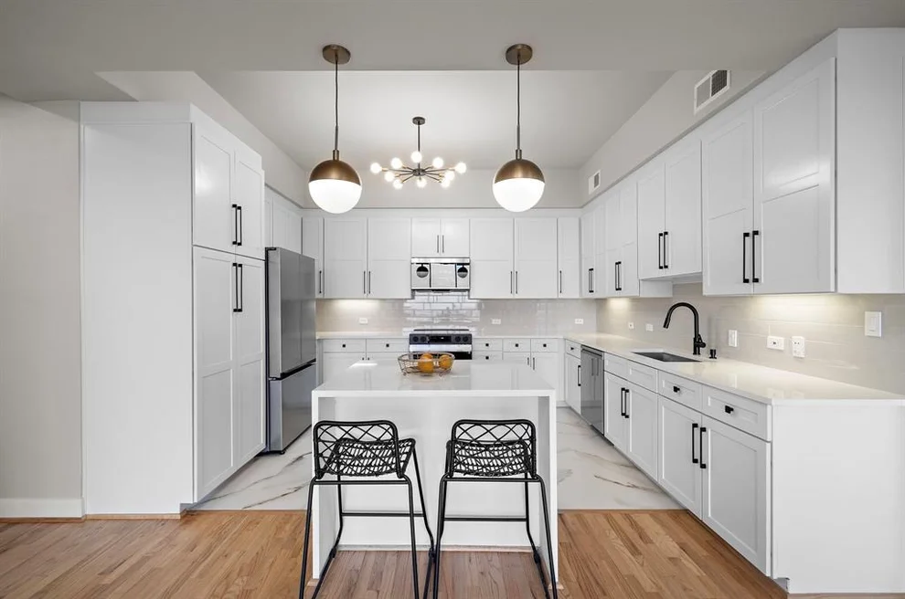 Unit for sale at 3333 Allen Parkway, Houston, TX 77019