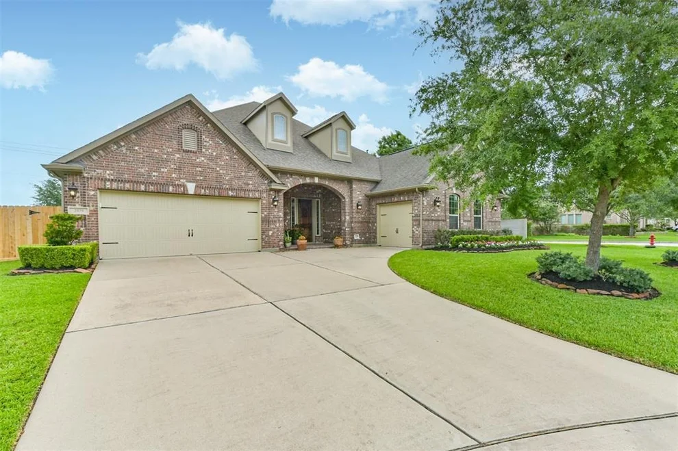 Unit for sale at 2103 Matagorda Lane, Friendswood, TX 77546