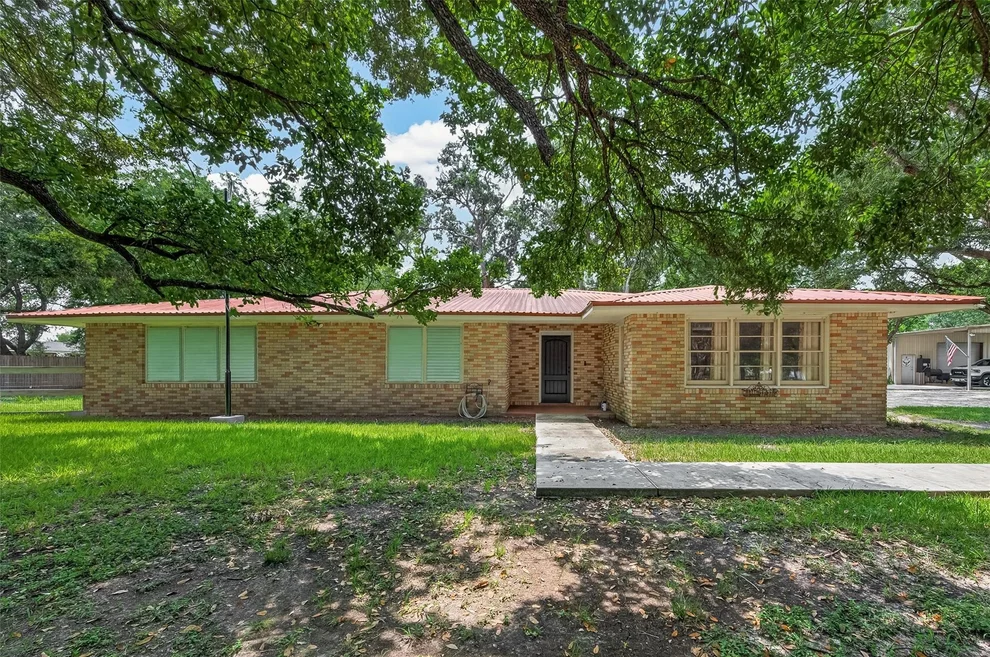 Unit for sale at 5606 Highland Road, Santa Fe, TX 77517
