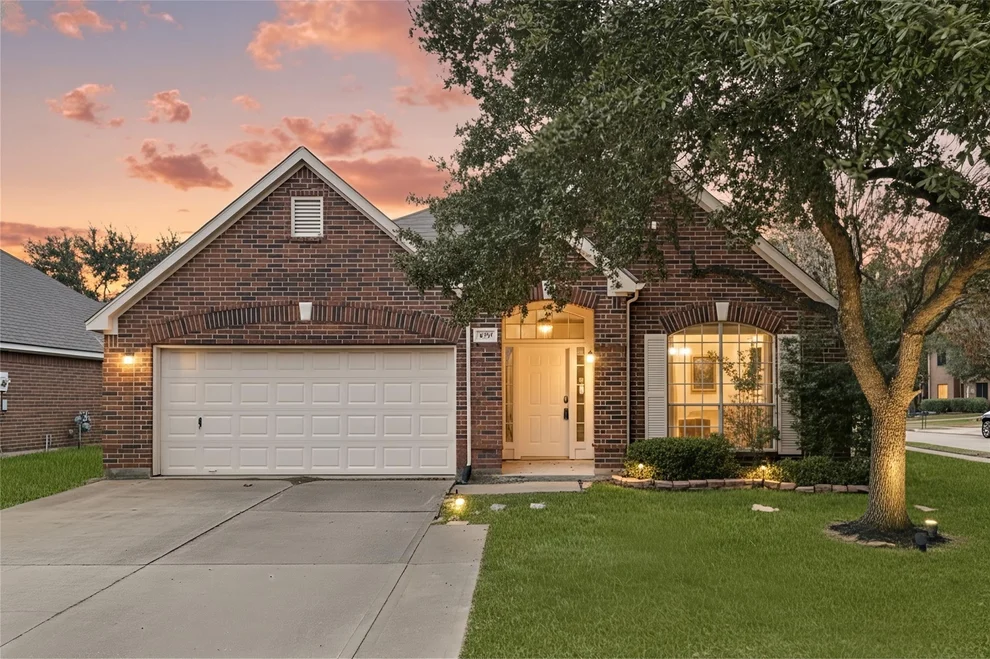 Unit for sale at 4727 Wilbury Heights Drive, Pasadena, TX 77505