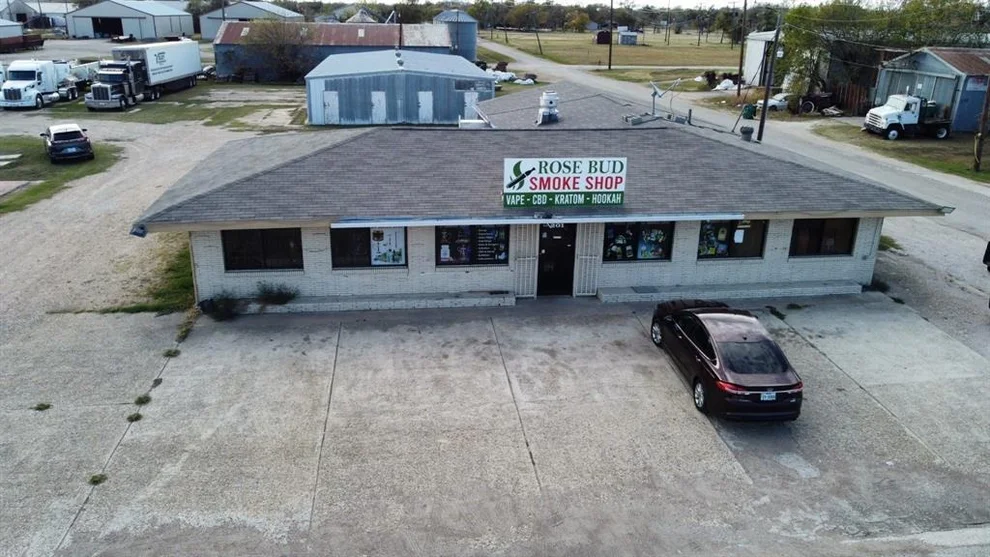 Unit for sale at 201 S 5th Street, Rosebud, TX 76570