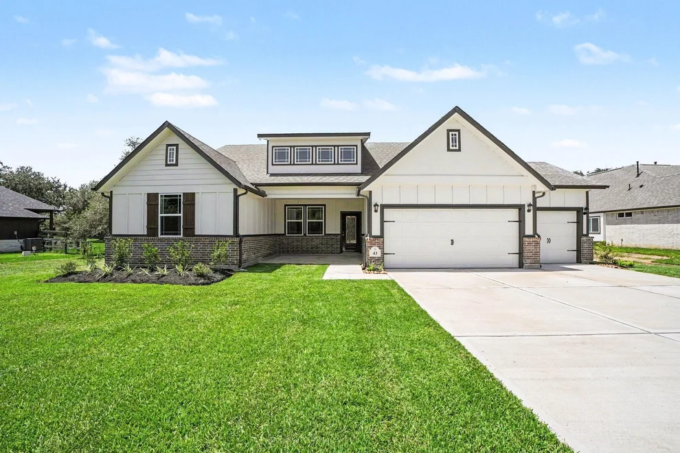 Unit for sale at 43 Cattle Drive, Bay City, TX 77414