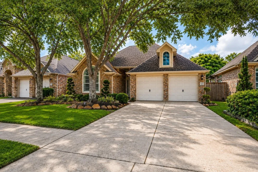Unit for sale at 5210 Cottonwood Creek Lane, League City, TX 77573
