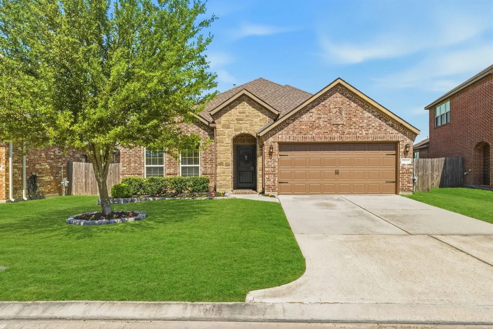 Unit for sale at 10118 Bitternut Hickory Lane, Tomball, TX 77375