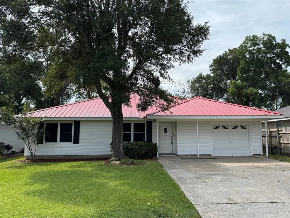 Unit for sale at 2316 Gary Avenue, Nederland, TX 77627