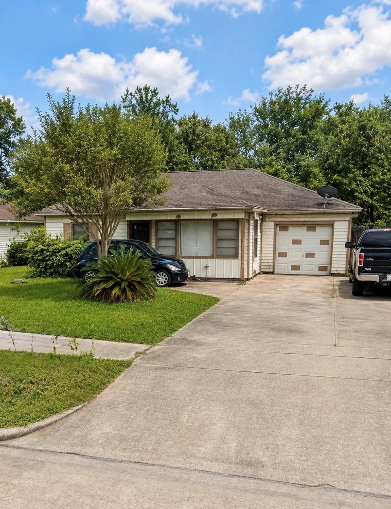 Unit for sale at 1214 Globe Street, Houston, TX 77034