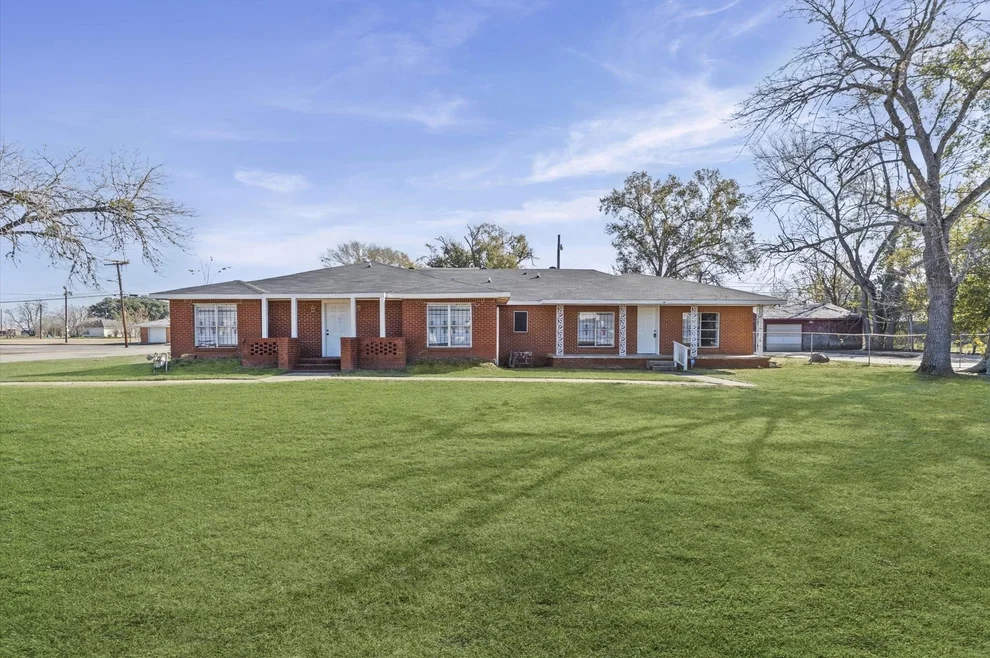 Unit for sale at 1106 5th Street, Hempstead, TX 77445
