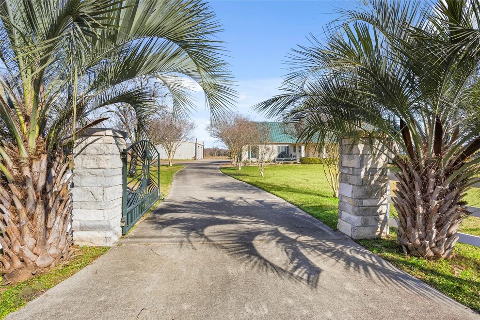 Unit for sale at 9106 N Humble Camp Road, Dickinson, TX 77539
