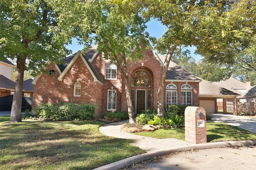 Unit for sale at 6910 Amber Court, Houston, TX 77069