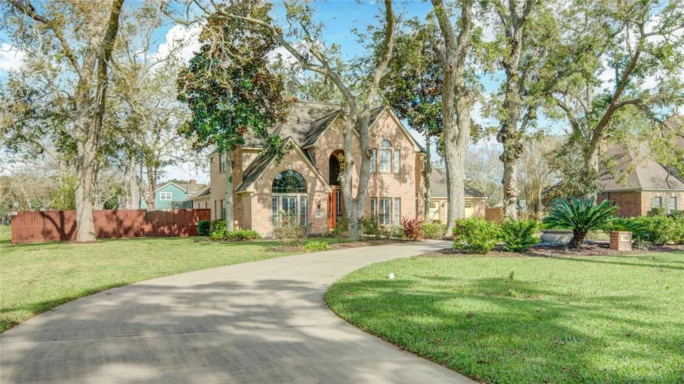 Unit for sale at 348 Timbercreek Drive, Lake Jackson, TX 77566