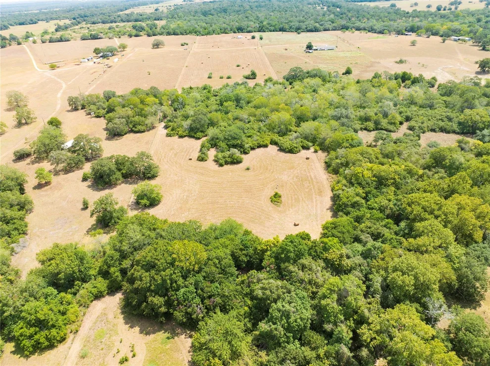 Unit for sale at 710 County Road 211a, Hallettsville, TX 77964